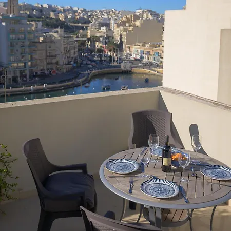 Stylish Saint Julians 1 Bedroom Penthouse With Terrace In The Centre With Seaview *