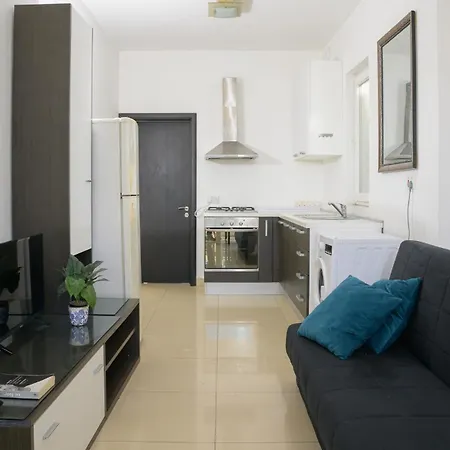 Appartamento Stylish Saint Julians 1 Bedroom Penthouse With Terrace In The Centre With Seaview San Giuliano