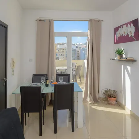 Stylish Saint Julians 1 Bedroom Penthouse With Terrace In The Centre With Seaview דירה