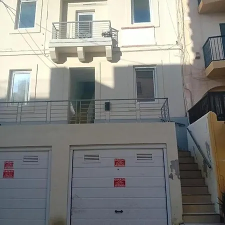 Stylish Saint Julians 1 Bedroom Penthouse With Terrace In The Centre With Seaview